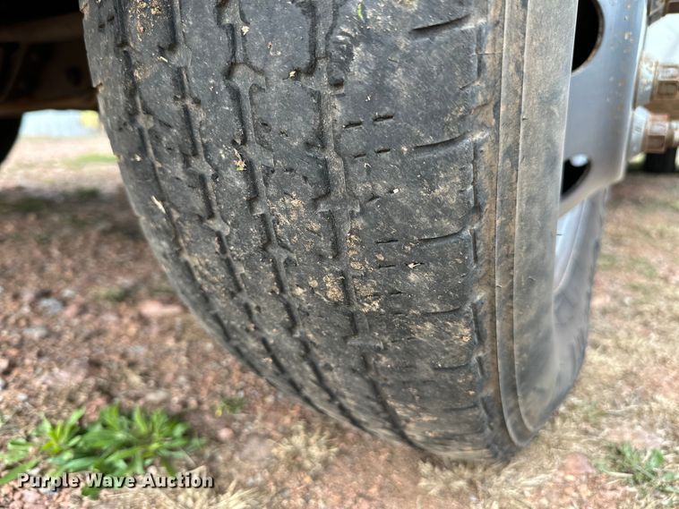 image for item DG4344 2006 Ford E450 shuttle bus