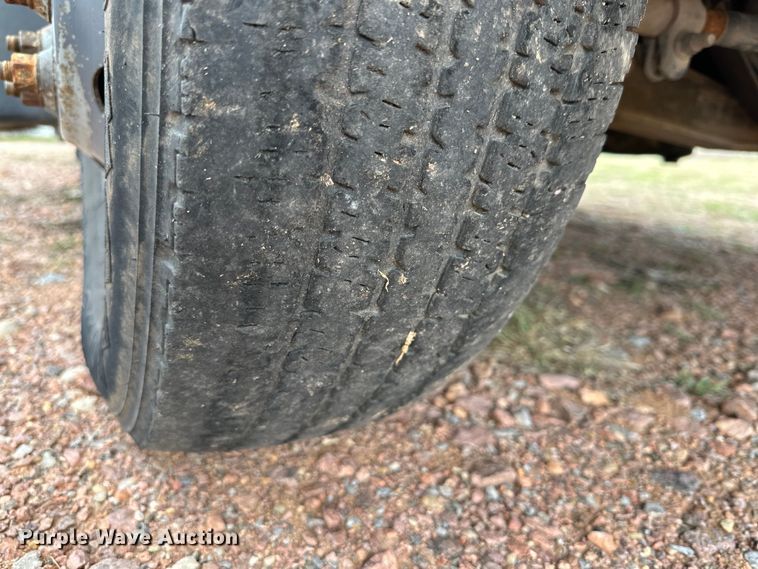 image for item DG4344 2006 Ford E450 shuttle bus