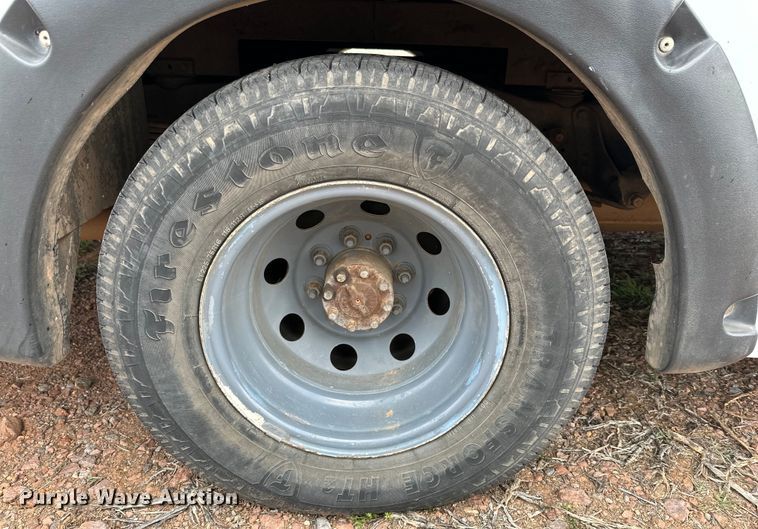 image for item DG4344 2006 Ford E450 shuttle bus