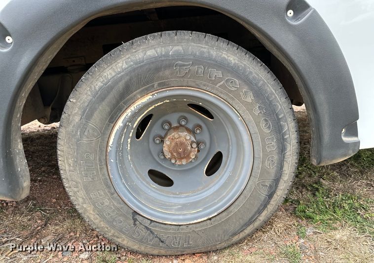 image for item DG4344 2006 Ford E450 shuttle bus