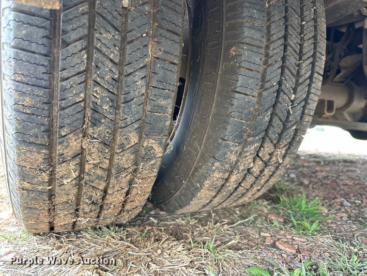 image for item DG4344 2006 Ford E450 shuttle bus