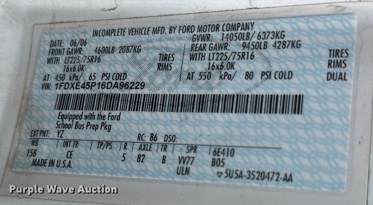 image for item DG4344 2006 Ford E450 shuttle bus