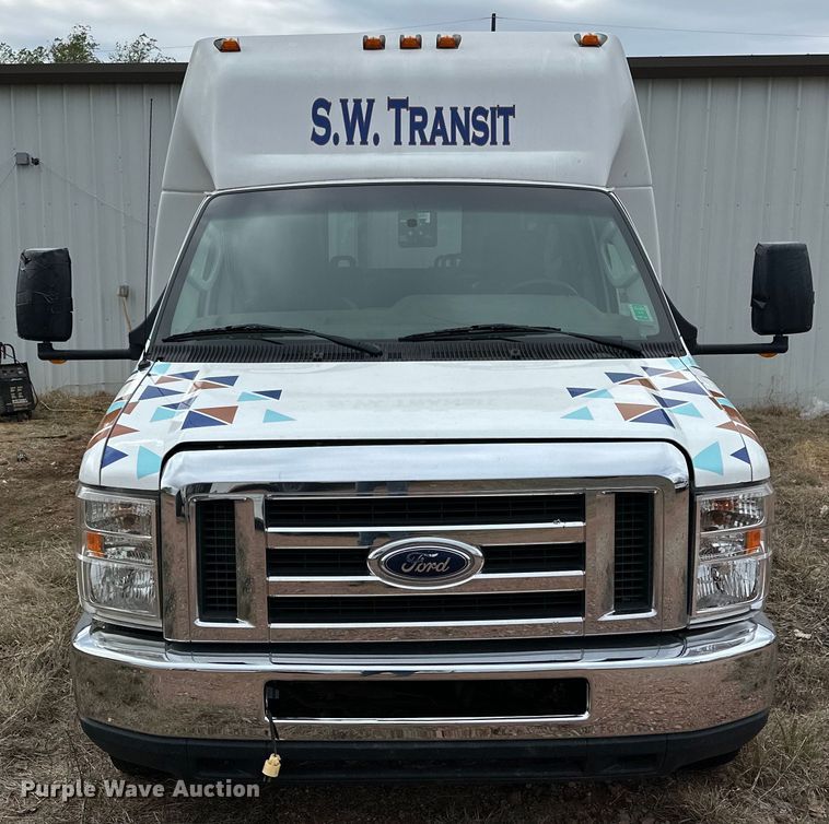 image for item DG4345 2009 Ford  E450 shuttle bus