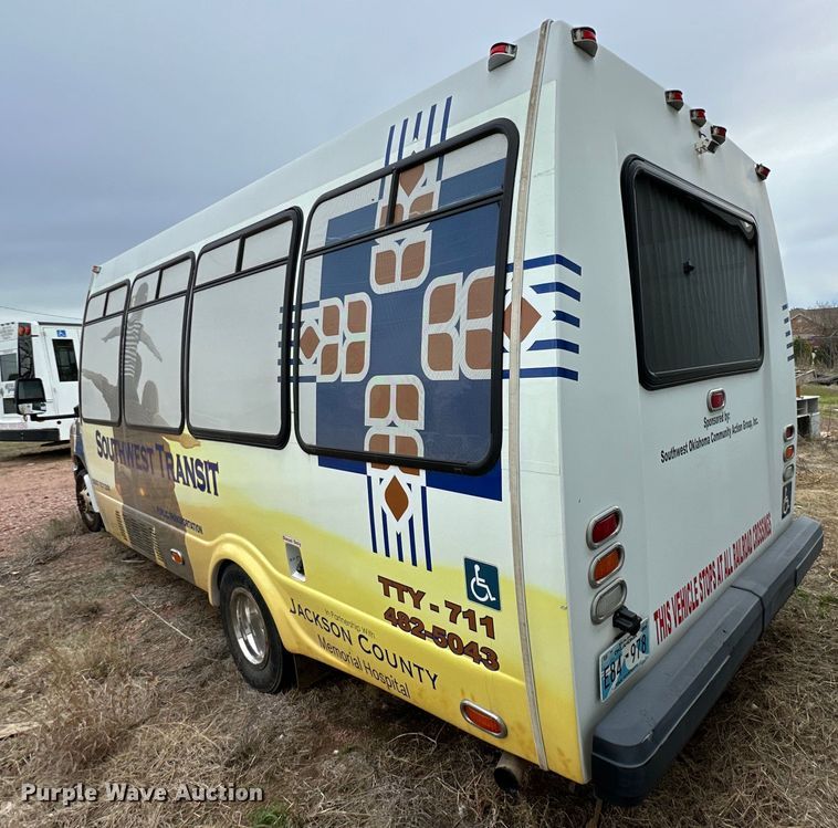 image for item DG4345 2009 Ford  E450 shuttle bus