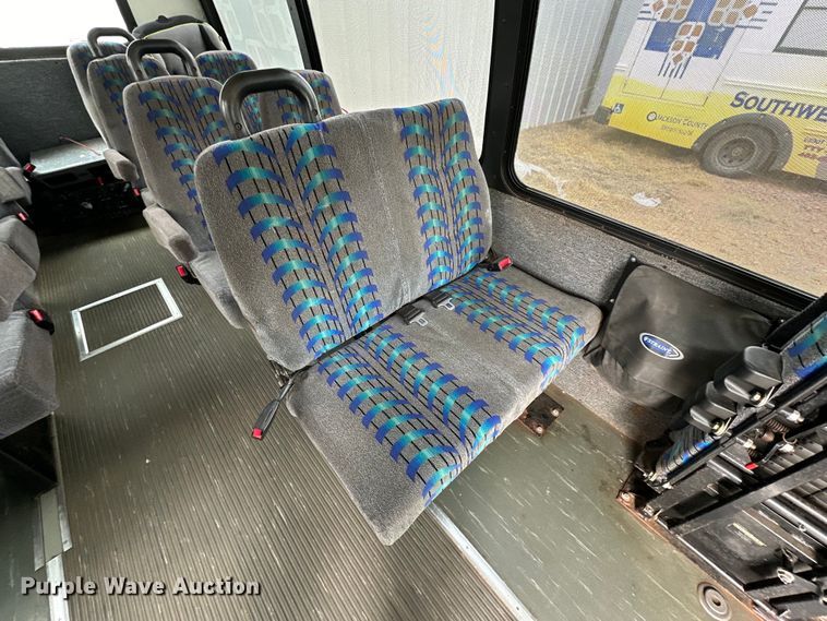 image for item DG4345 2009 Ford  E450 shuttle bus