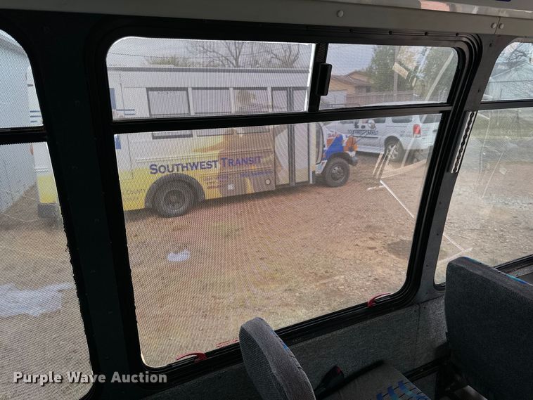 image for item DG4345 2009 Ford  E450 shuttle bus