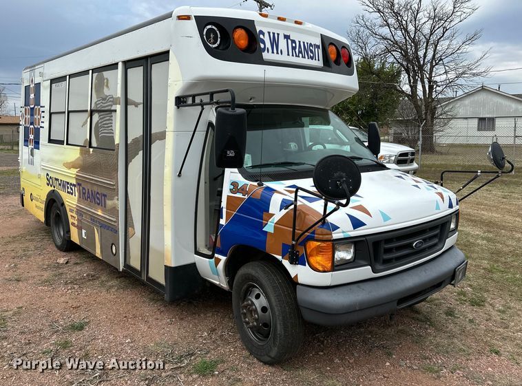 image for item DG4347 2007 Ford E450 shuttle bus