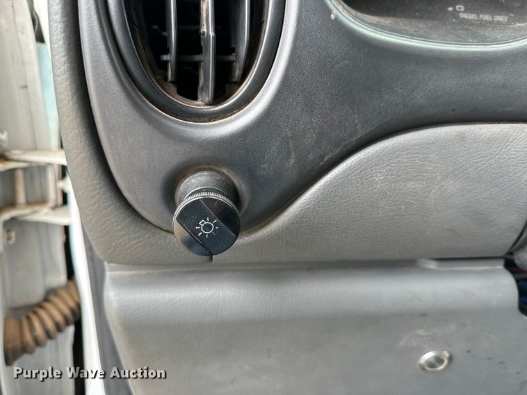 image for item DG4347 2007 Ford E450 shuttle bus