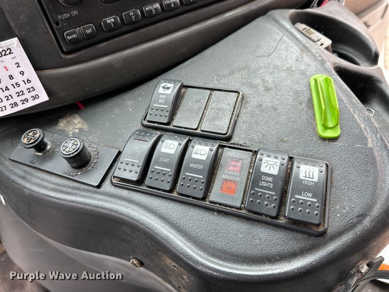 image for item DG4347 2007 Ford E450 shuttle bus