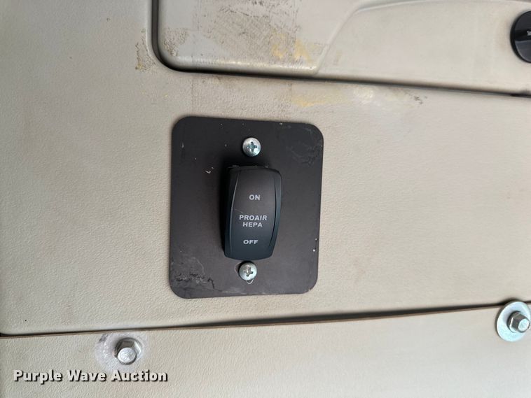 image for item DG4347 2007 Ford E450 shuttle bus