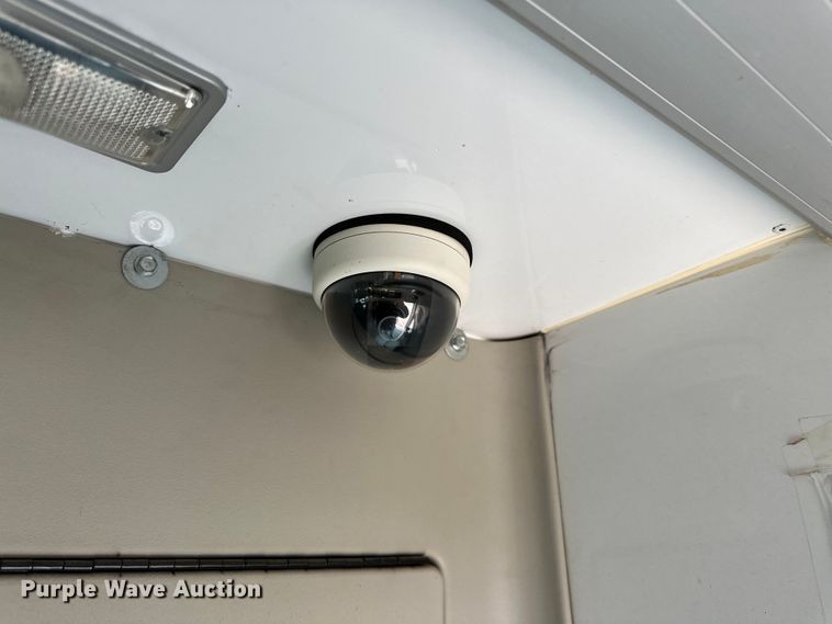 image for item DG4347 2007 Ford E450 shuttle bus