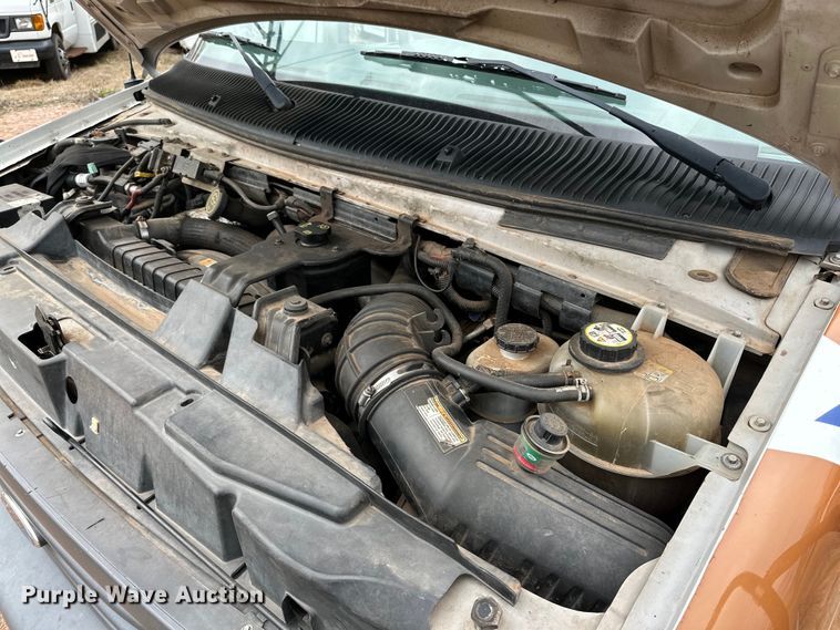 image for item DG4347 2007 Ford E450 shuttle bus