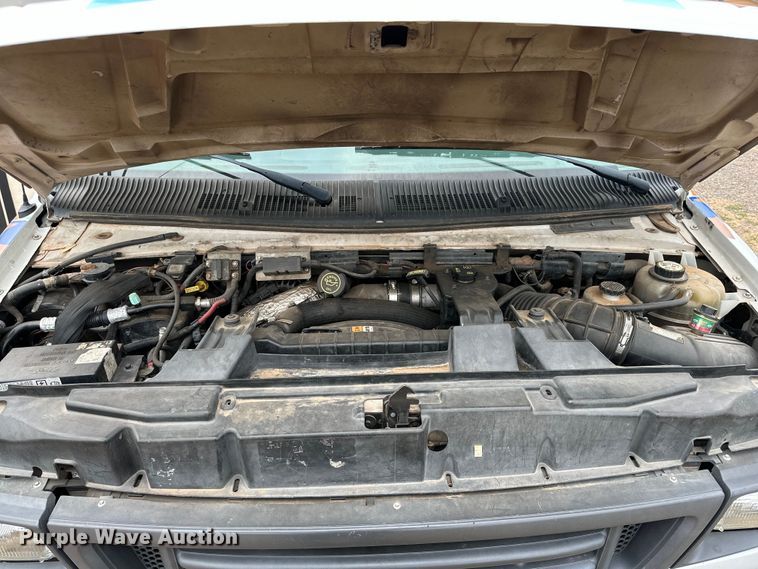 image for item DG4347 2007 Ford E450 shuttle bus