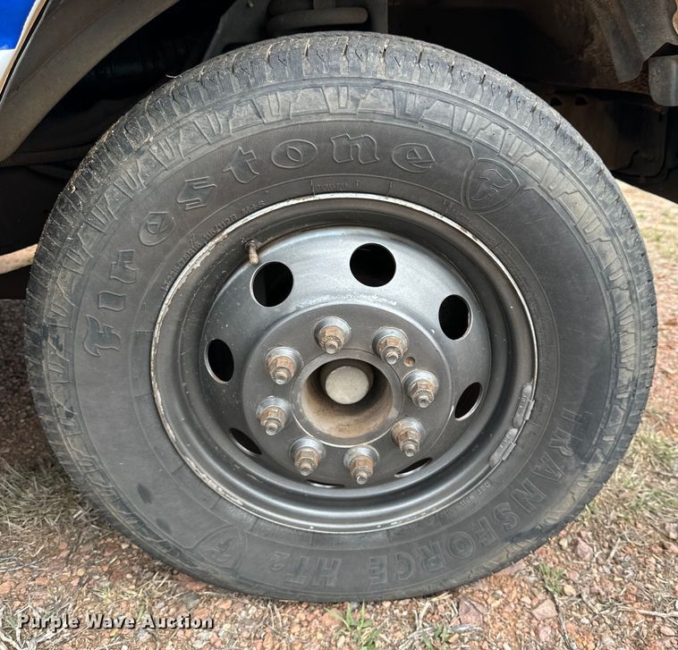 image for item DG4347 2007 Ford E450 shuttle bus