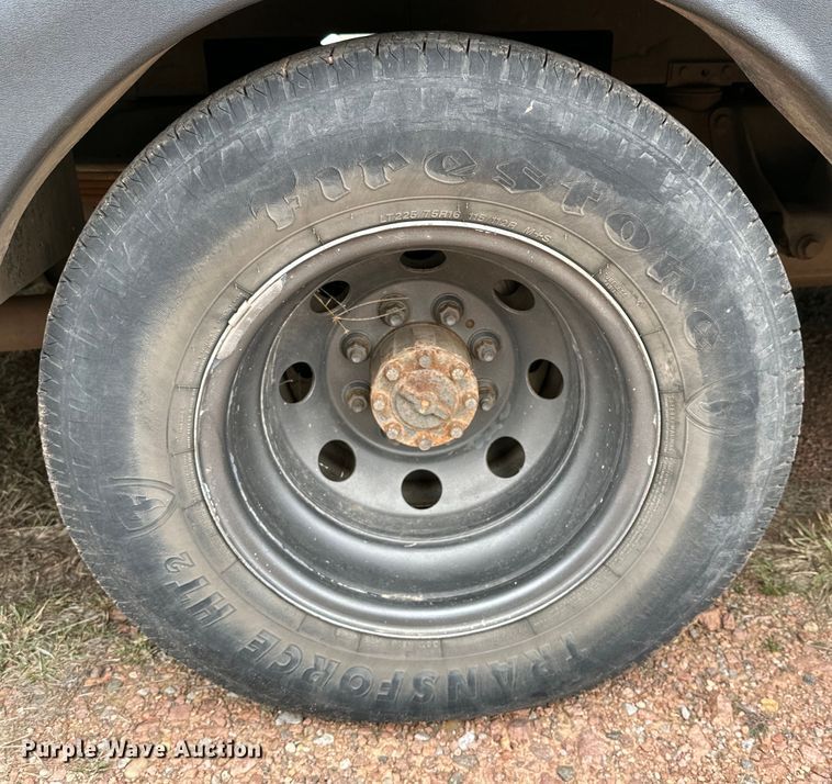 image for item DG4347 2007 Ford E450 shuttle bus