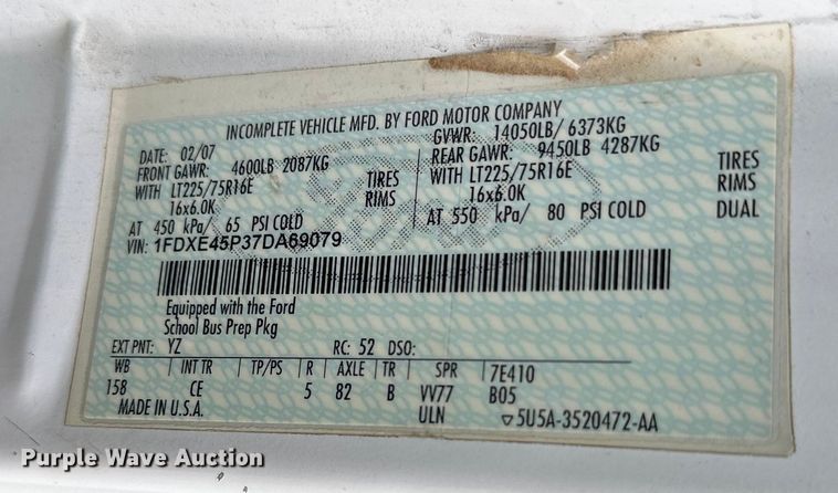 image for item DG4347 2007 Ford E450 shuttle bus