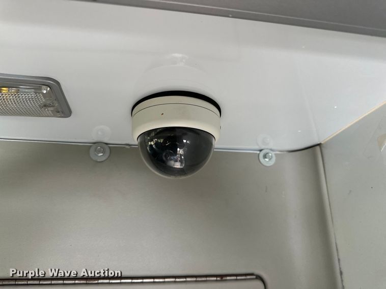 image for item DG4348 2006 Ford E450 shuttle bus