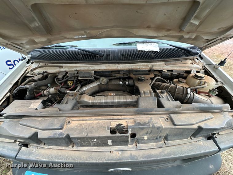 image for item DG4348 2006 Ford E450 shuttle bus