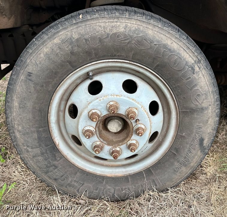 image for item DG4348 2006 Ford E450 shuttle bus