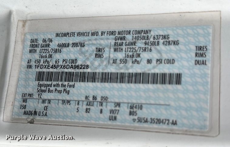 image for item DG4348 2006 Ford E450 shuttle bus