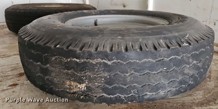 image for item DM1578 2008 Titan enclosed cargo trailer