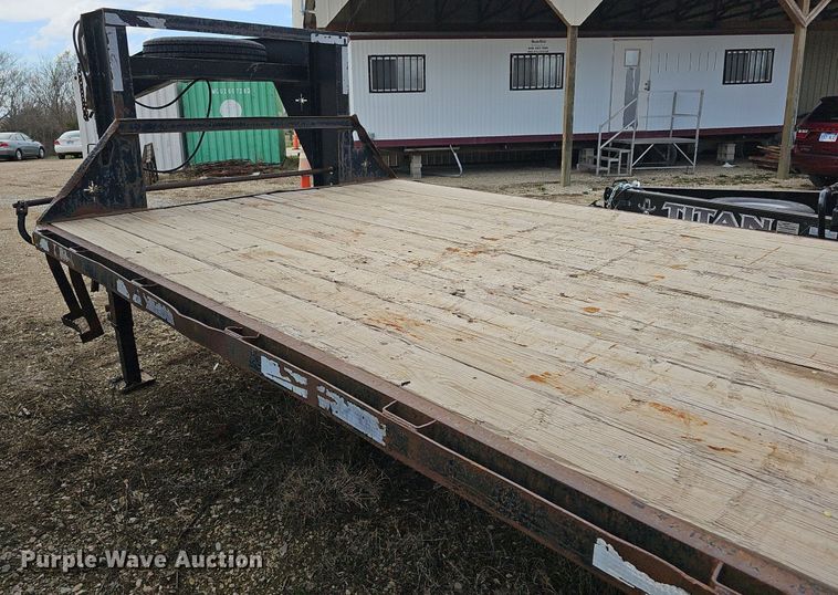 image for item DM1579 2007 Starlite 8625D0VETAGN equipment trailer