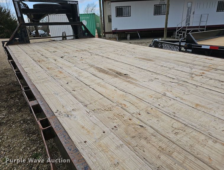 image for item DM1579 2007 Starlite 8625D0VETAGN equipment trailer