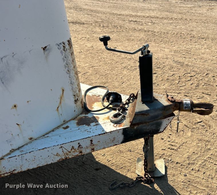 image for item DO1033 2002 W-W Trailers enclosed cargo trailer