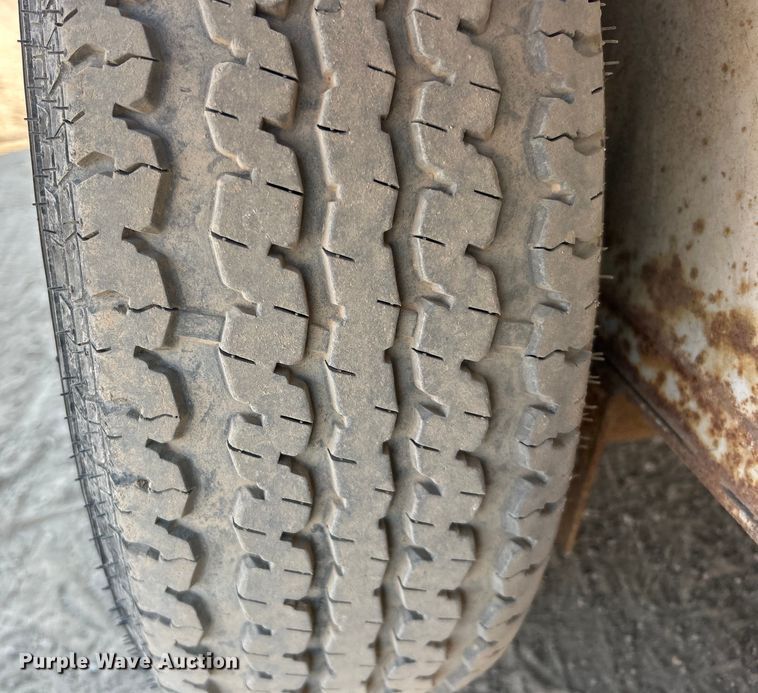 image for item DO1033 2002 W-W Trailers enclosed cargo trailer