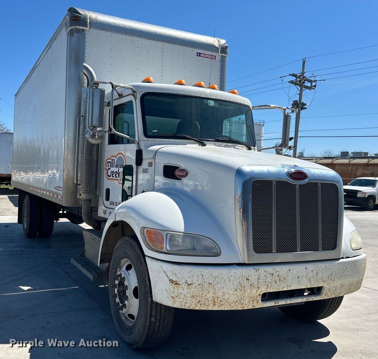 image for item DO1049 2016 Peterbilt  330 box truck