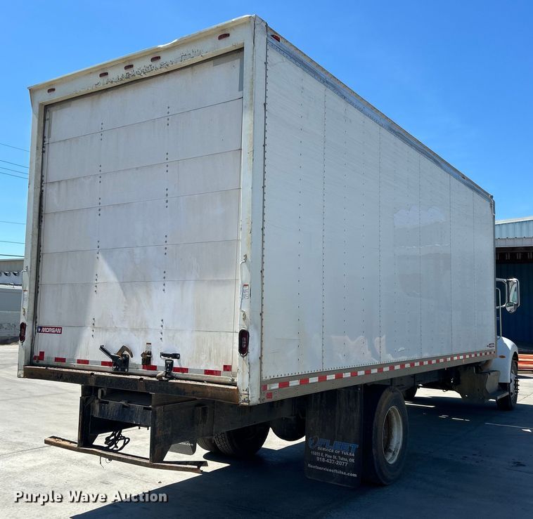 image for item DO1049 2016 Peterbilt  330 box truck