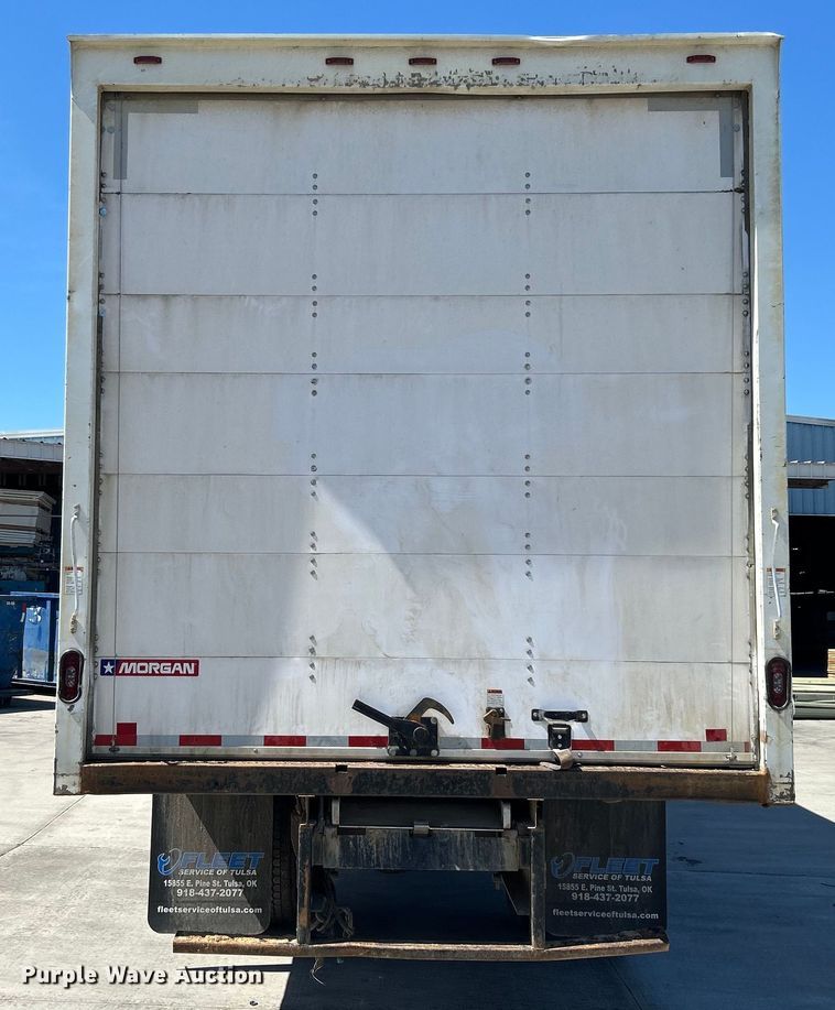 image for item DO1049 2016 Peterbilt  330 box truck