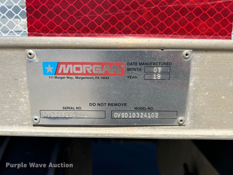 image for item DO1049 2016 Peterbilt  330 box truck