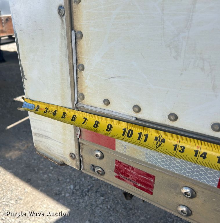 image for item DO1049 2016 Peterbilt  330 box truck