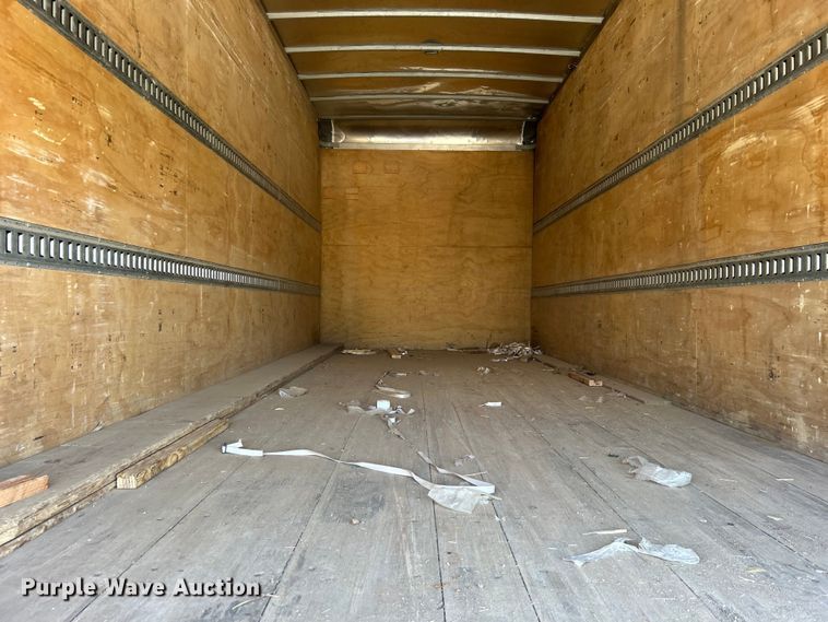 image for item DO1049 2016 Peterbilt  330 box truck