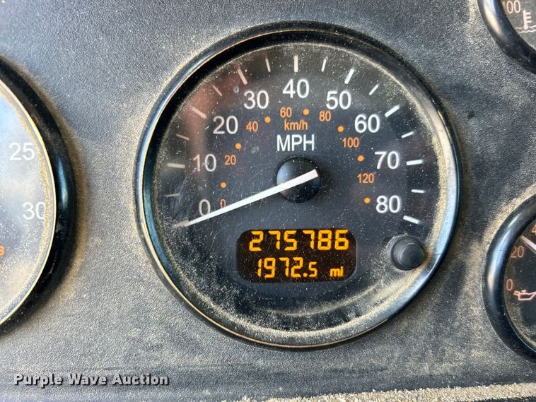 image for item DO1049 2016 Peterbilt  330 box truck