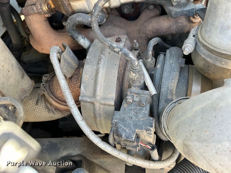 image for item DO1049 2016 Peterbilt  330 box truck