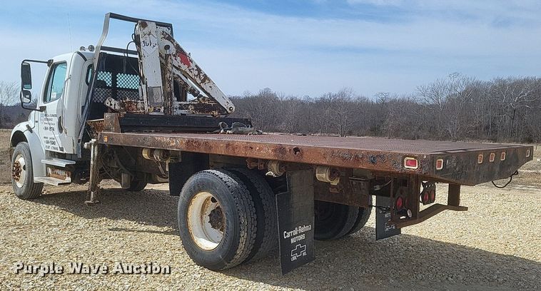 image for item DO4833 2003 Freightliner Business Class M2 flatbed truck