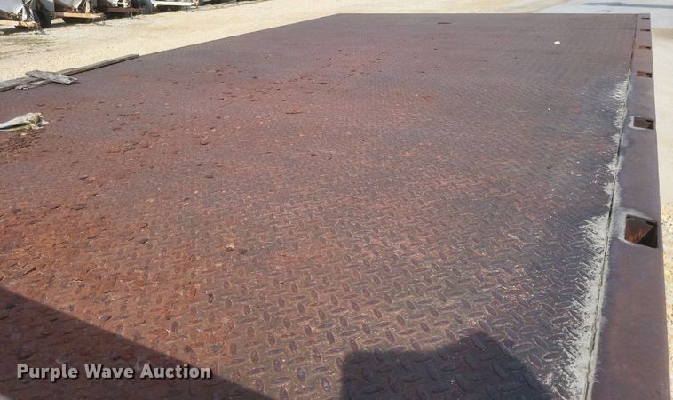 image for item DO4833 2003 Freightliner Business Class M2 flatbed truck