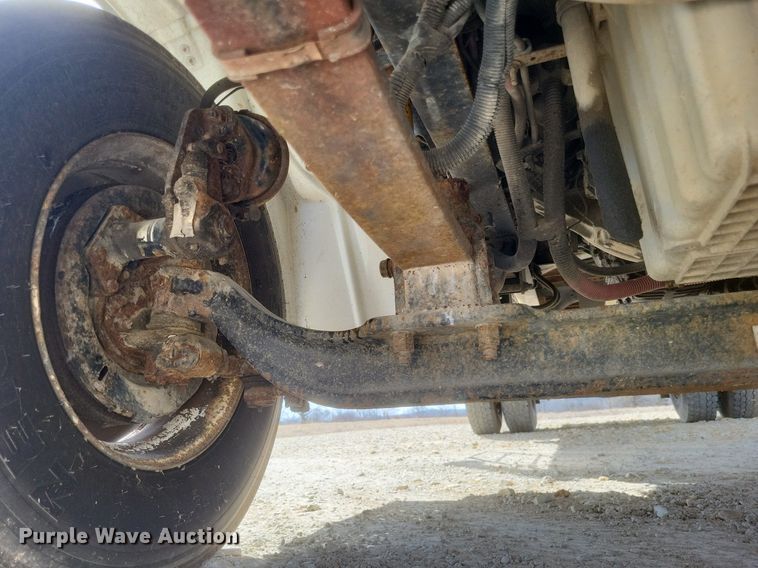 image for item DO4833 2003 Freightliner Business Class M2 flatbed truck