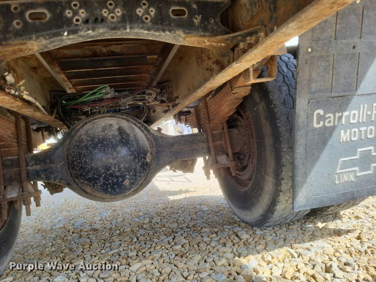 image for item DO4833 2003 Freightliner Business Class M2 flatbed truck