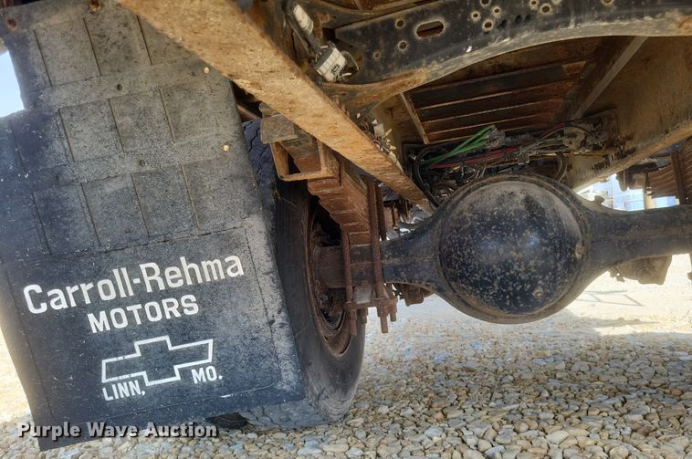 image for item DO4833 2003 Freightliner Business Class M2 flatbed truck