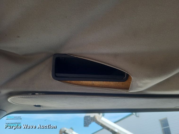 image for item DO4833 2003 Freightliner Business Class M2 flatbed truck