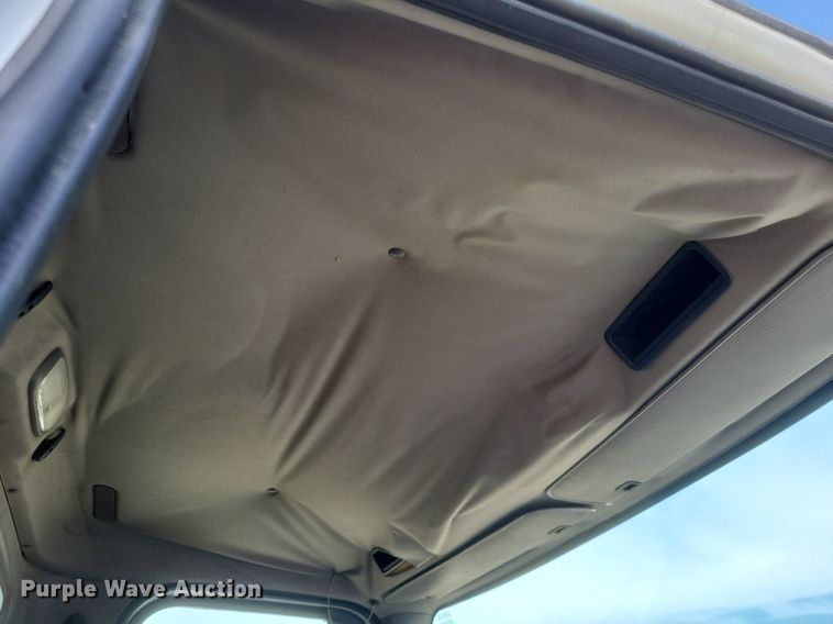 image for item DO4833 2003 Freightliner Business Class M2 flatbed truck