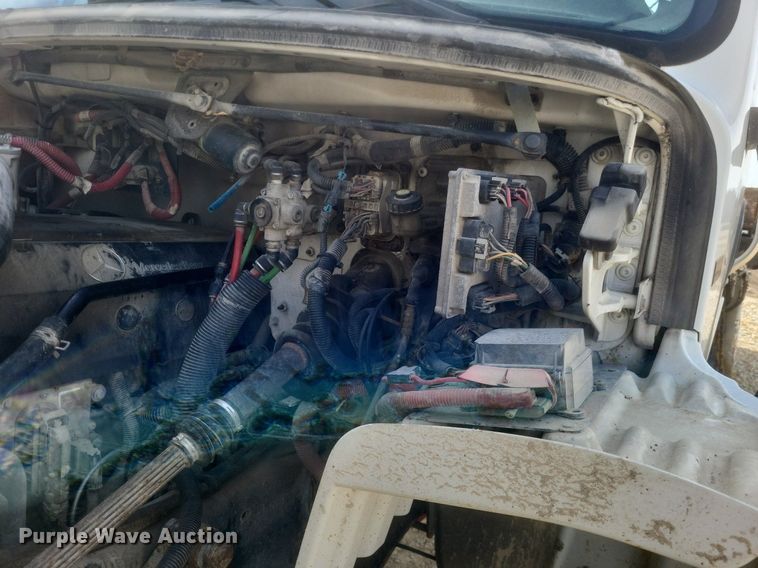 image for item DO4833 2003 Freightliner Business Class M2 flatbed truck