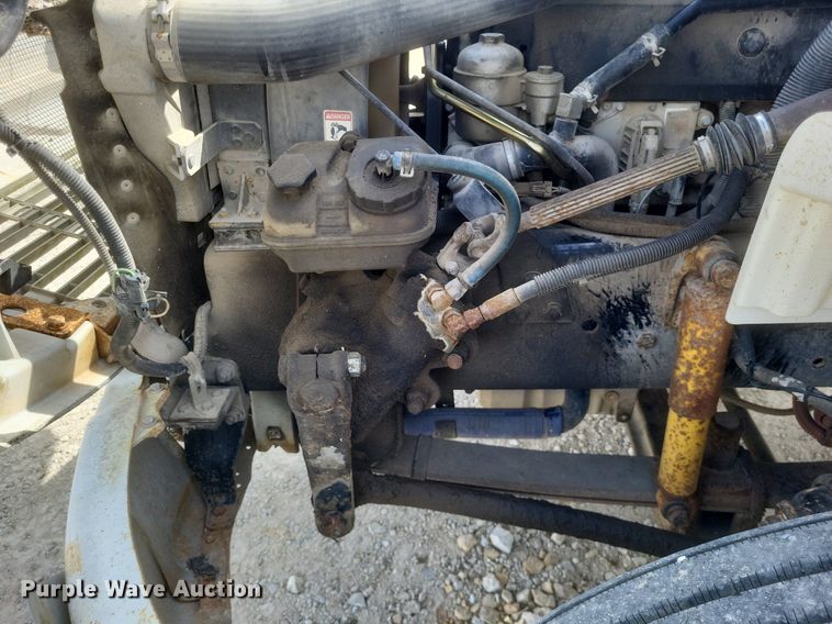 image for item DO4833 2003 Freightliner Business Class M2 flatbed truck