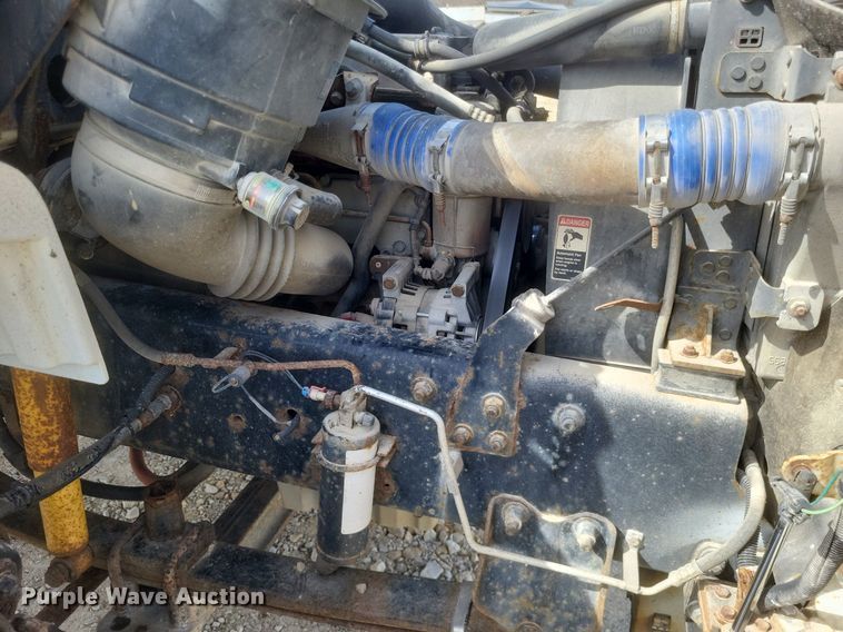 image for item DO4833 2003 Freightliner Business Class M2 flatbed truck