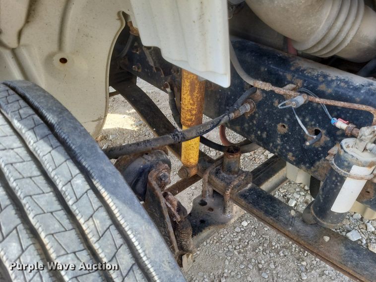 image for item DO4833 2003 Freightliner Business Class M2 flatbed truck