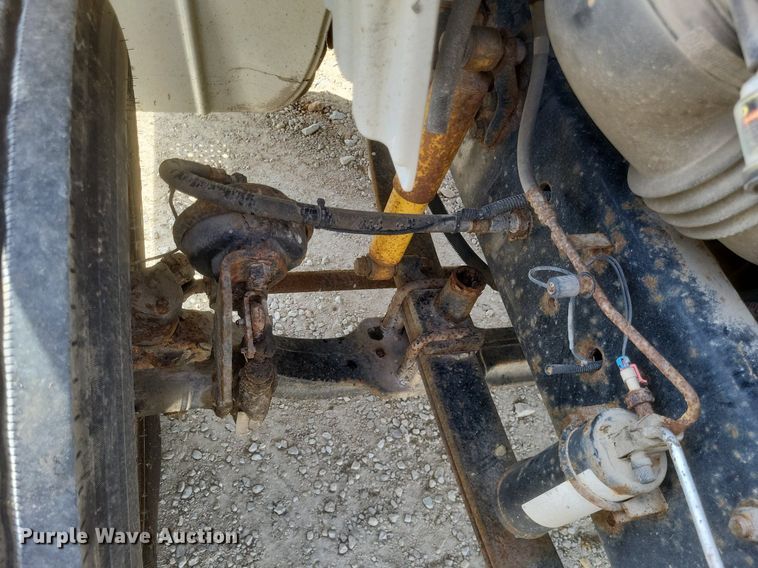 image for item DO4833 2003 Freightliner Business Class M2 flatbed truck