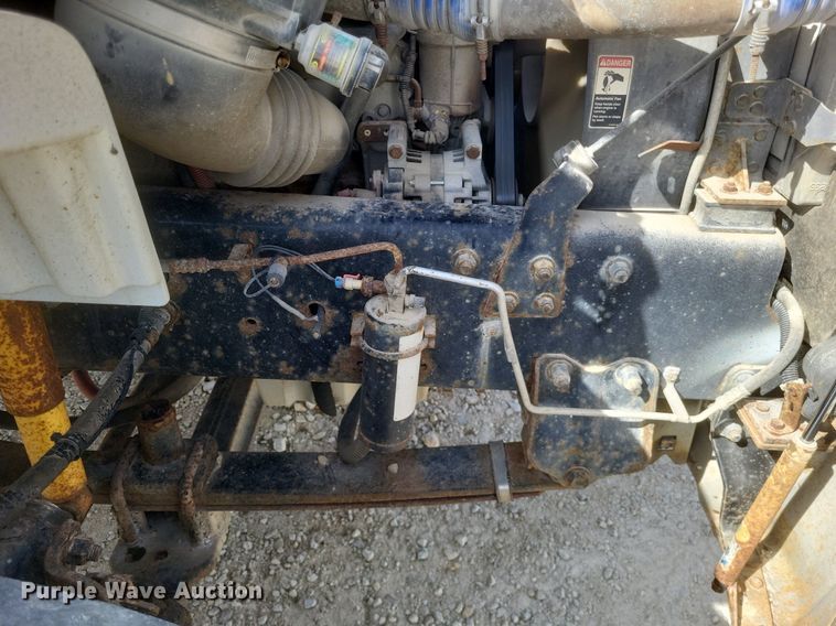 image for item DO4833 2003 Freightliner Business Class M2 flatbed truck